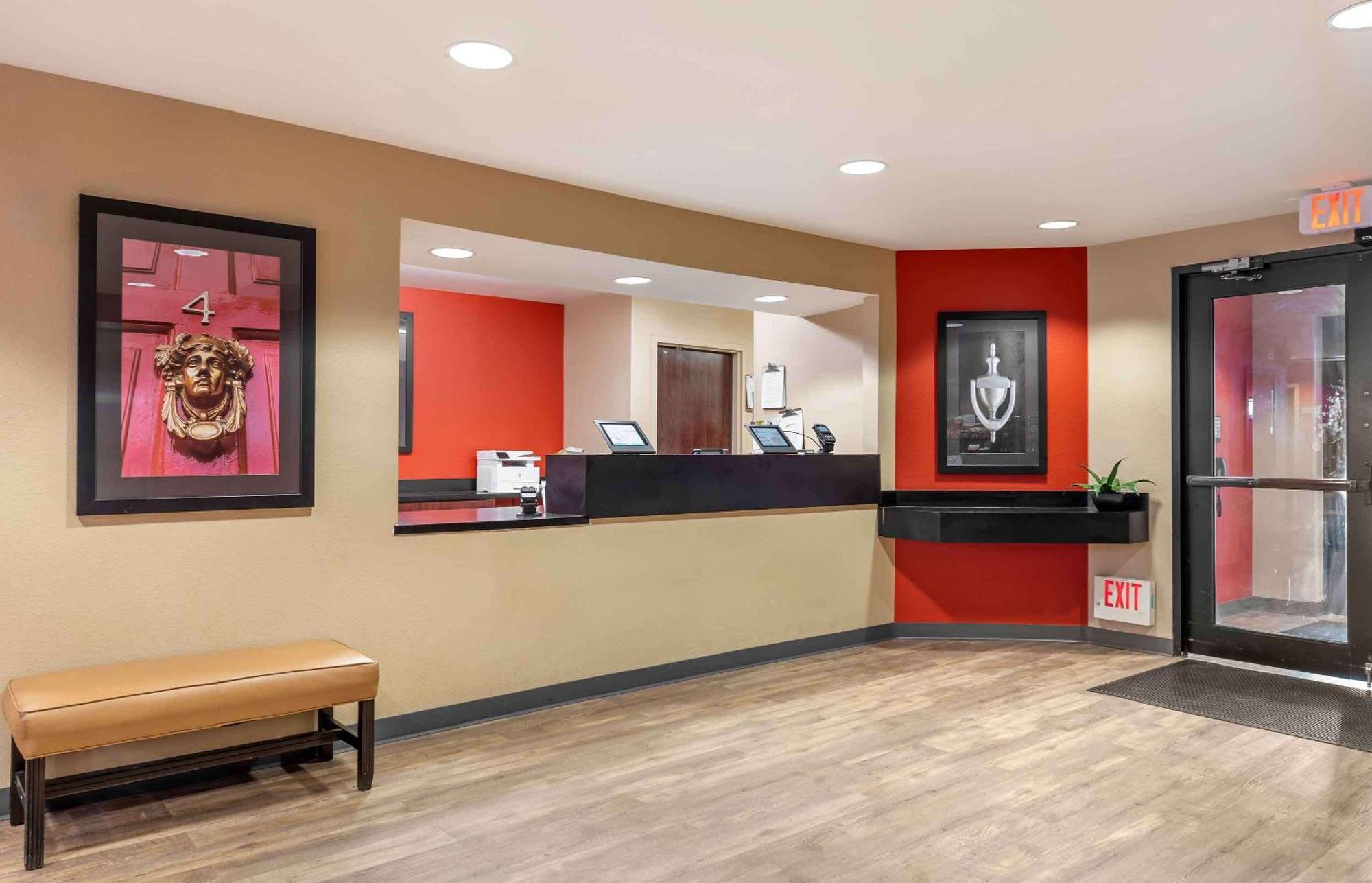 Extended America - Chicago - Buffalo Grove - Deerfield Riverwoods