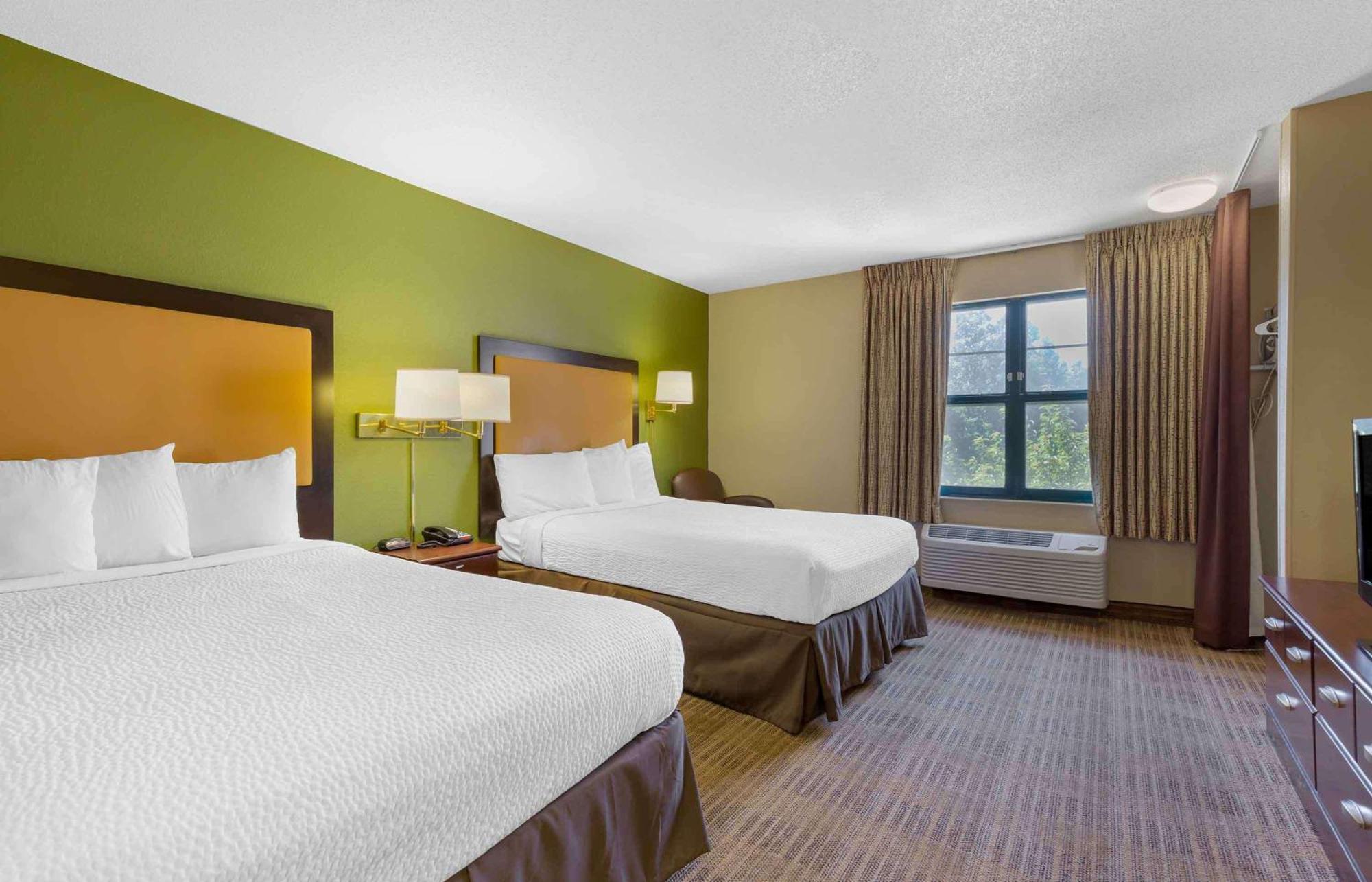 Extended America - Chicago - Buffalo Grove - Deerfield Riverwoods