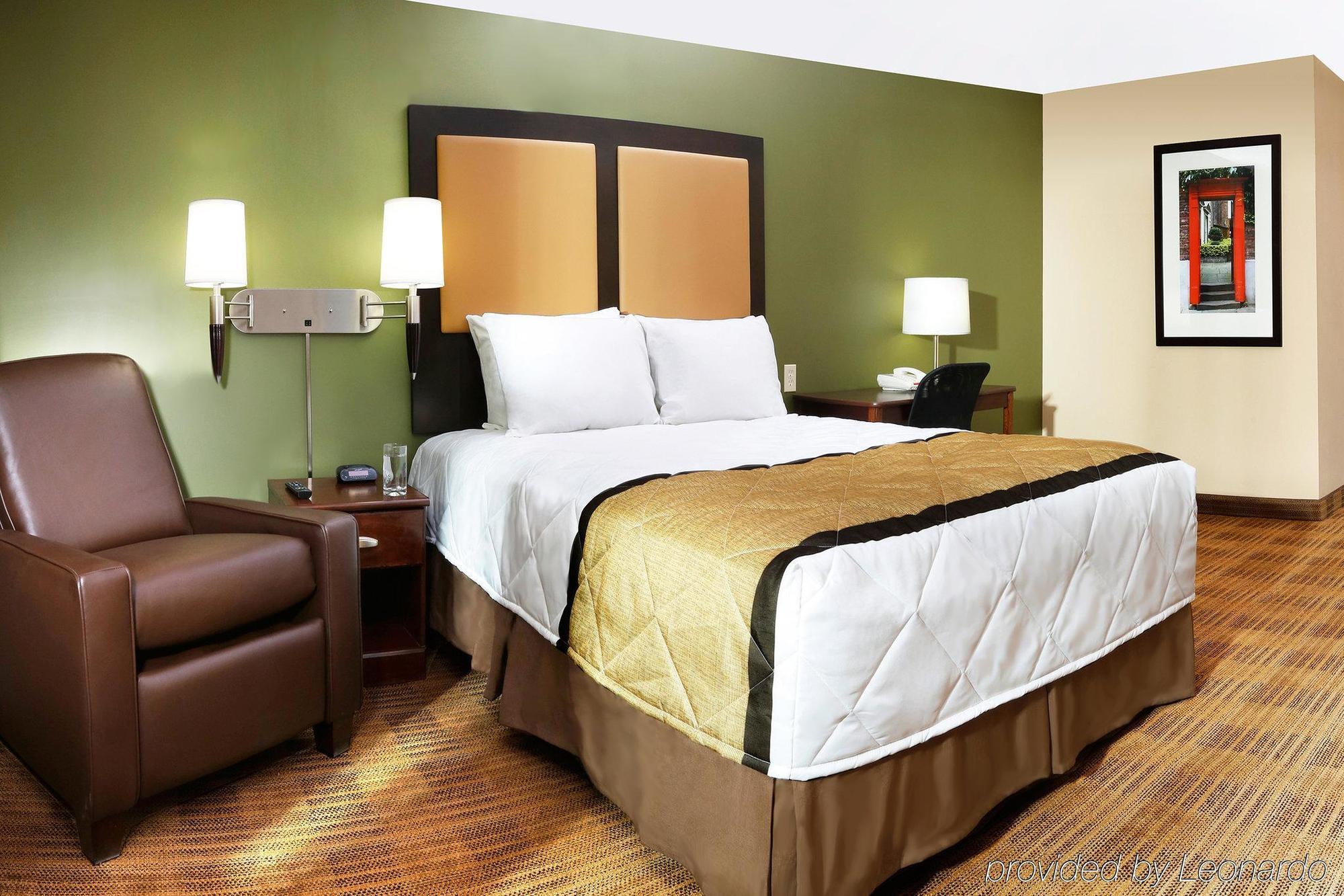 Extended America - Chicago - Buffalo Grove - Deerfield Riverwoods